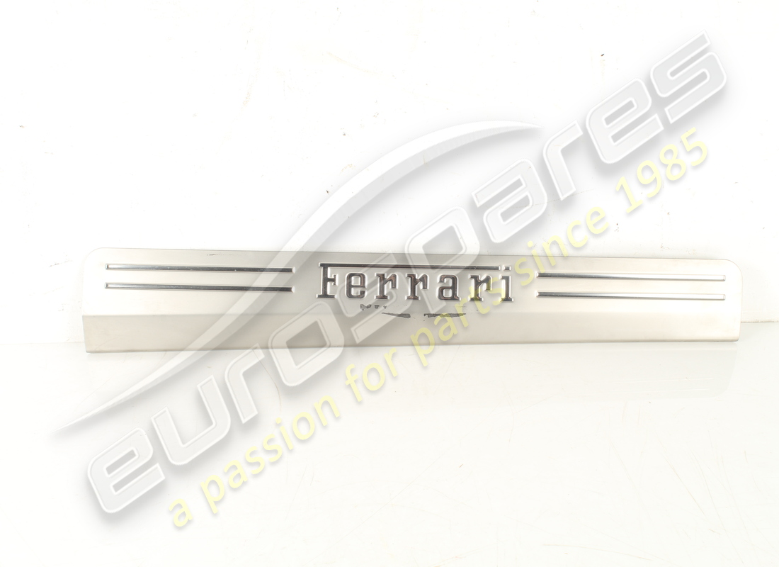 GEBRAUCHTE Ferrari LINKE KICKPLATTE. TEILENUMMER 81362300 (1)