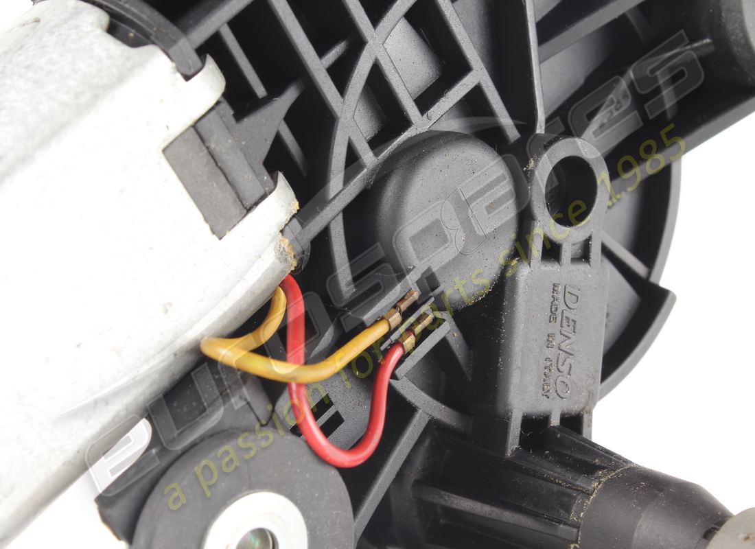 gebrauchter ferrari heckscheibenwischer. teilenummer 82751800 (4)