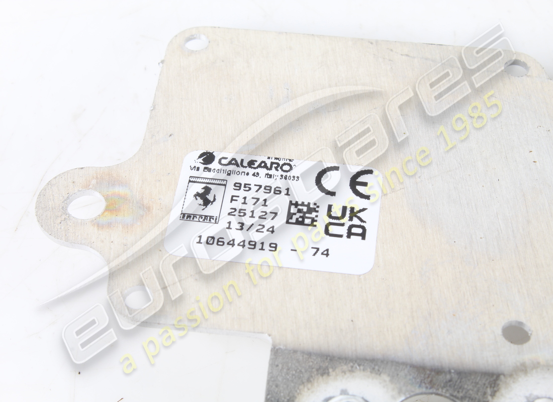 GEBRAUCHTE FERRARI ANTENNE GNSS. TEILENUMMER 957961 (3) gebrauchte ferrari antenne gnss. teilenummer 957961 (3)