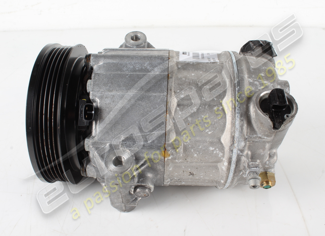 gebrauchter ferrari kompressor mahle mit ventil. teilenummer 802718 (4)