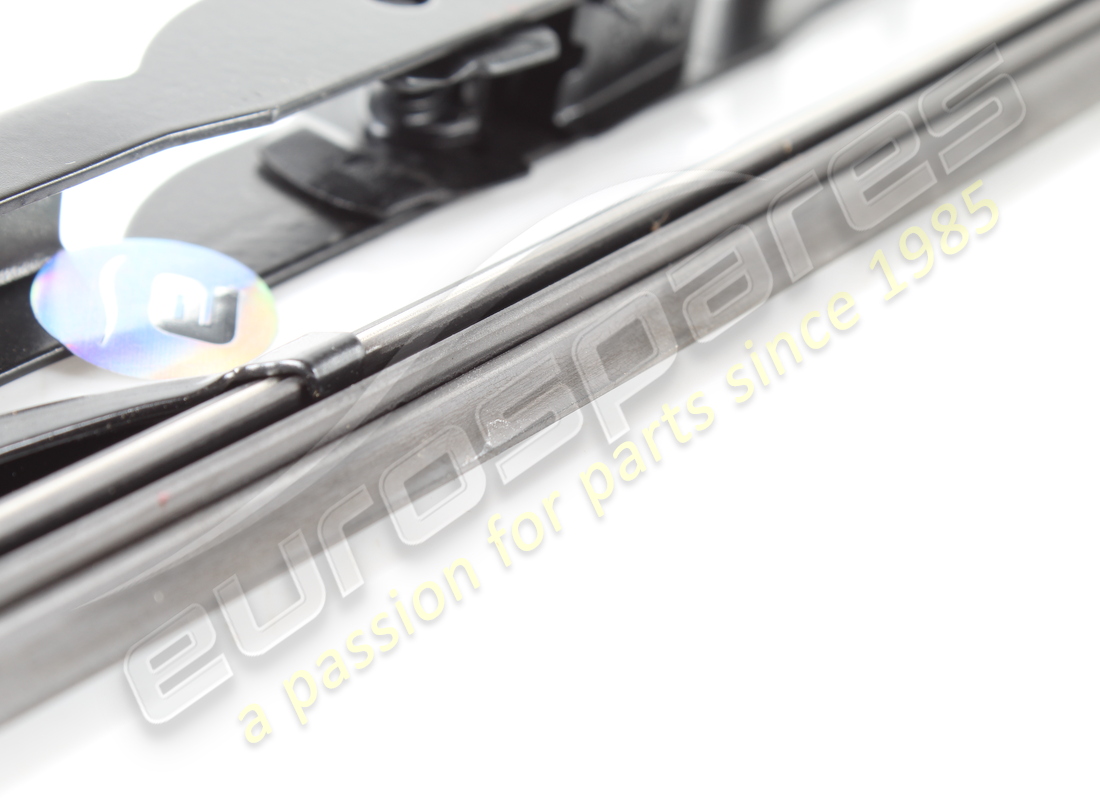 GEBRAUCHTES MASERATI SCHEIBENWISCHERBLATT, M336AB. TEILENUMMER 313352158 (5) gebrauchtes maserati scheibenwischerblatt, m336ab. teilenummer 313352158 (5)