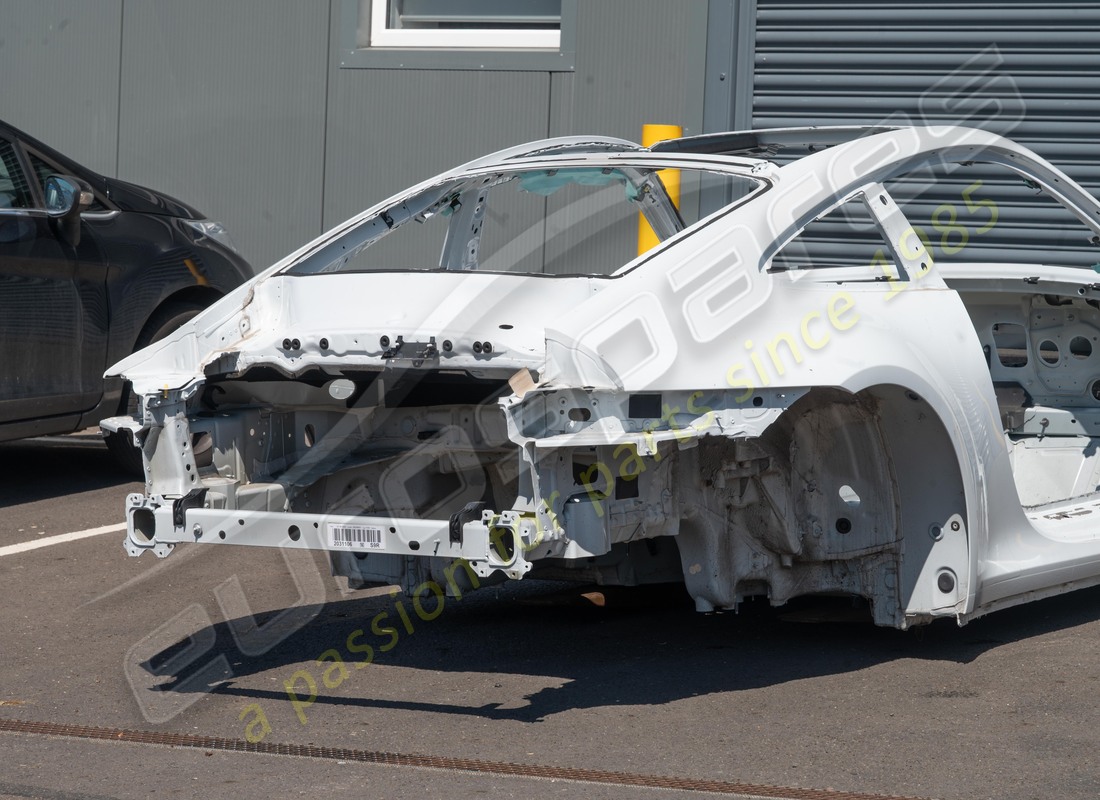 gebraucht porsche 992 gt3 hinteres fahrgestell und seitenwände. teilenummer eap1510496 (3)