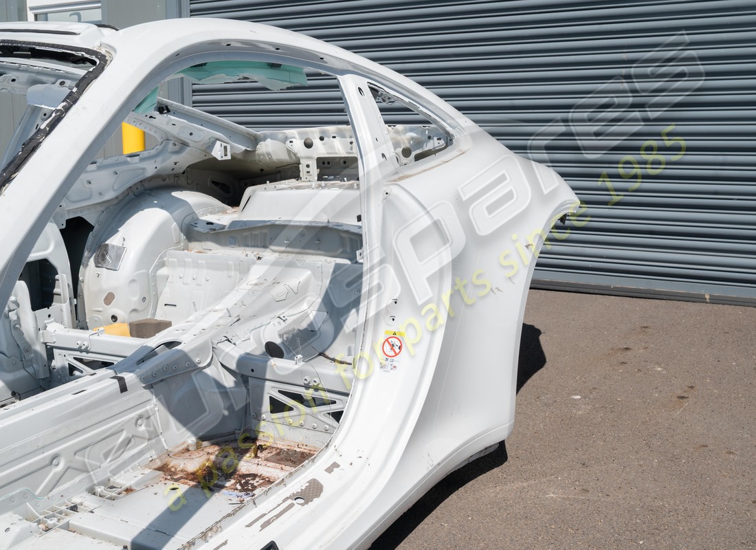 gebraucht porsche 992 gt3 hinteres fahrgestell und seitenwände. teilenummer eap1510496 (6)