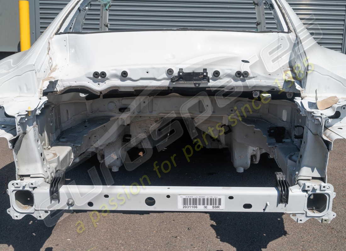 gebraucht porsche 992 gt3 hinteres fahrgestell und seitenwände. teilenummer eap1510496 (4)