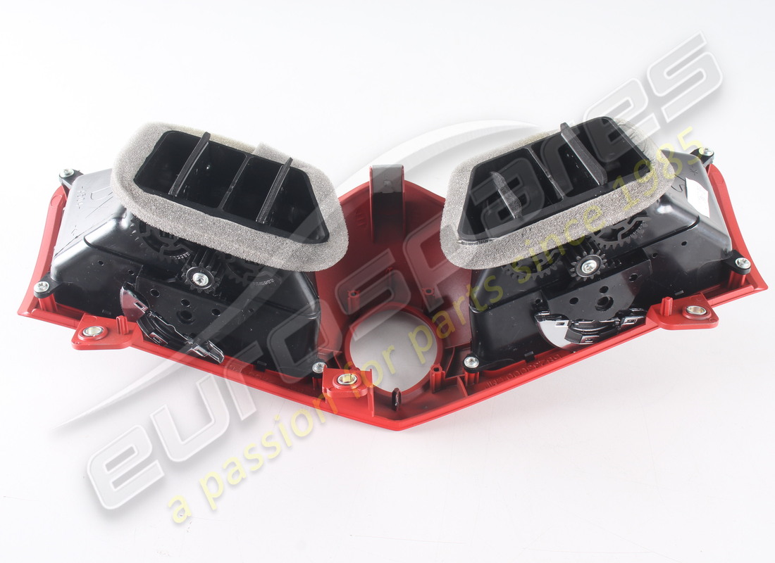 NEU MASERATI MITTLERE ÖFFNUNG, GEFÖRMIG. TEILENUMMER 68233024 (3) neu maserati mittlere öffnung, geförmig. teilenummer 68233024 (3)