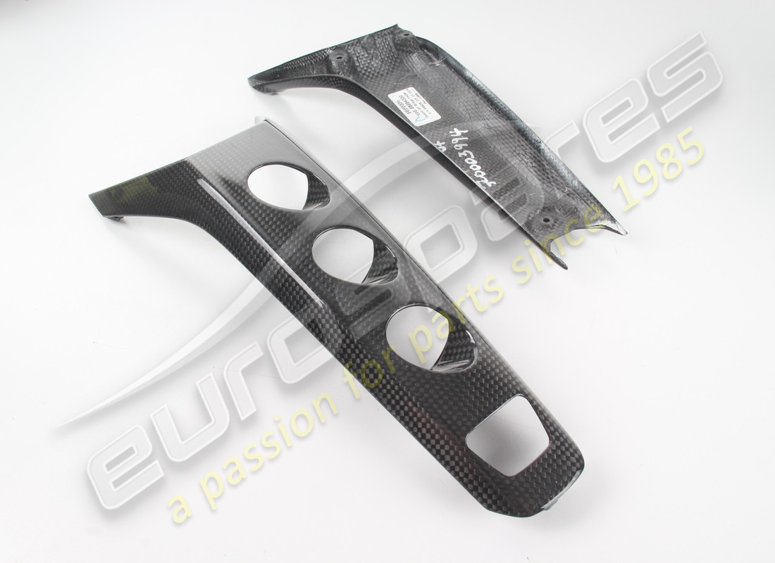 NEU Ferrari RHD MITTELBRÜCKENSATZ . TEILENUMMER 70003994 (1)