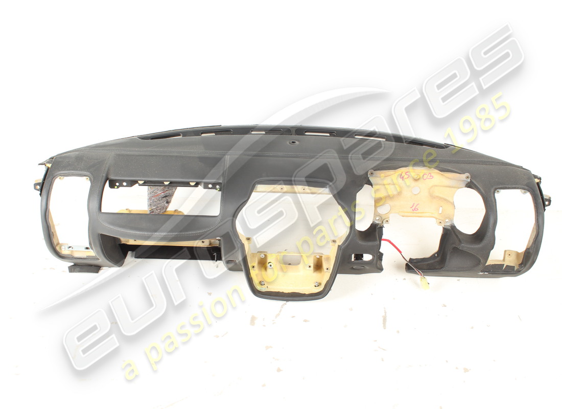 GEBRAUCHTES Ferrari RHD-DASHBOARD IN SCHWARZ. TEILENUMMER 68358300 (1)