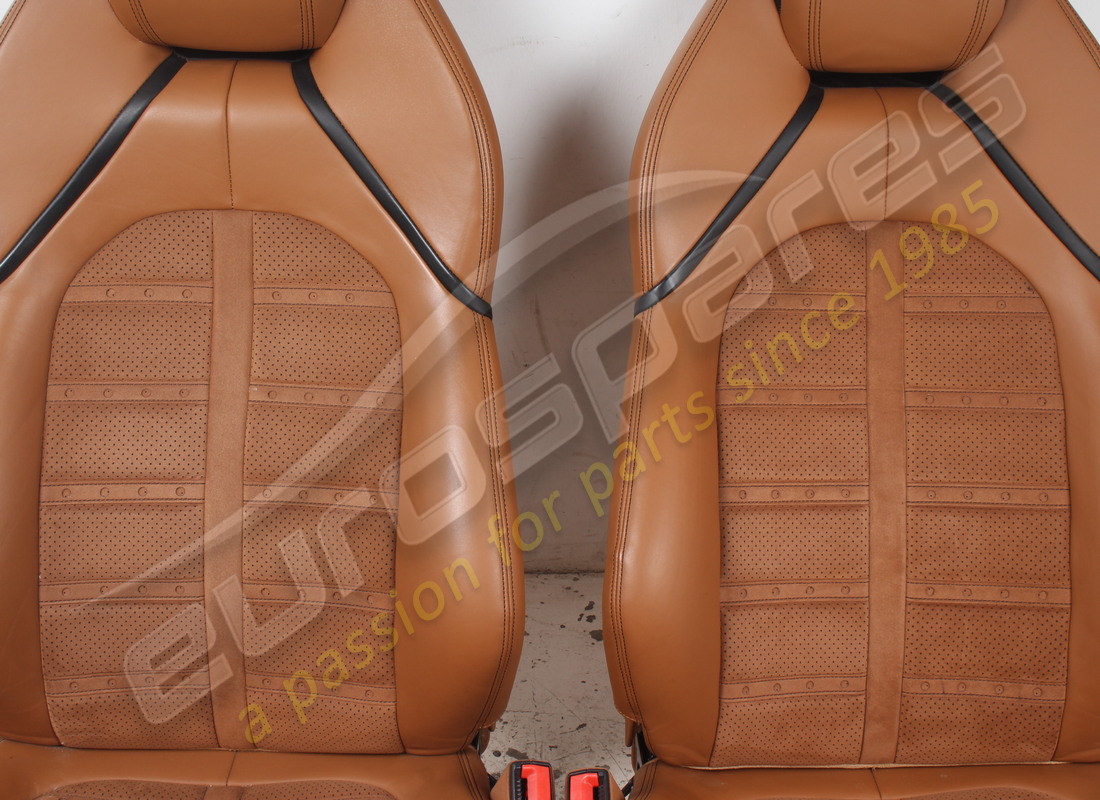 gebraucht ferrari komplettes sitzset in cuoio-leder und alcantara. teilenummer eap1723564 (4)