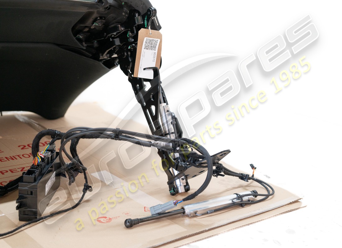 gebrauchte ferrari dachmontage. teilenummer 865510 (2)