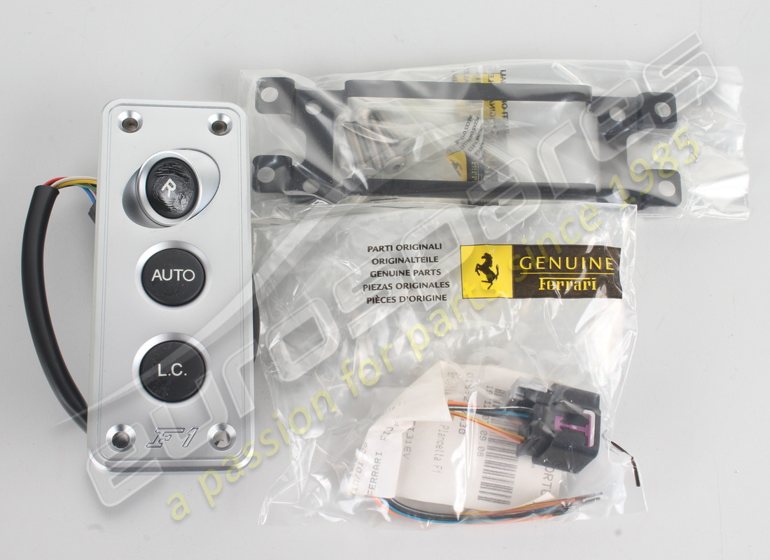 neues ferrari bedienfeld-kit. teilenummer 81059300 (2)