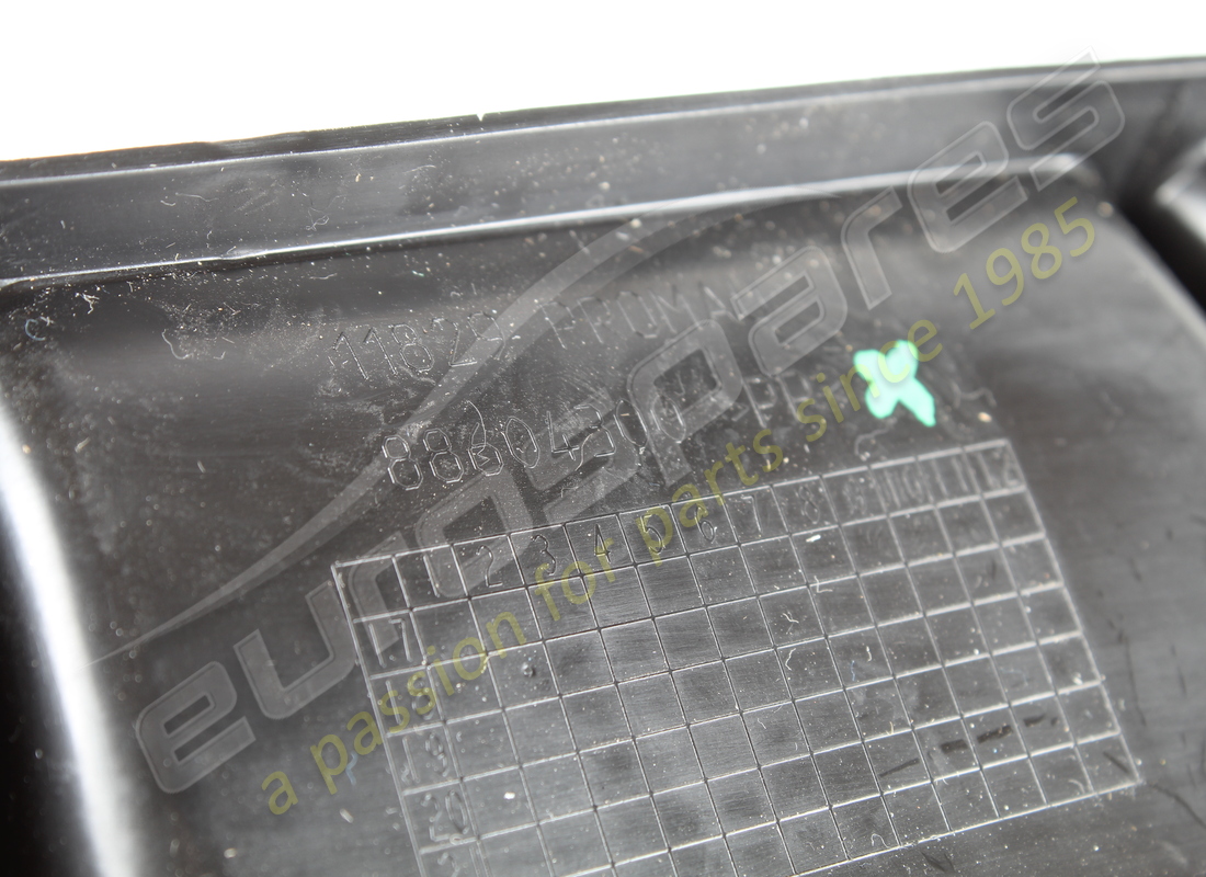 gebraucht ferrari mittelkanal. teilenummer 88604200 (3)