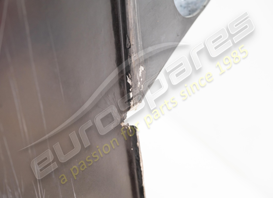 beschädigter ferrari vorderer aerodynamischer boden. teilenummer 65663900 (4)
