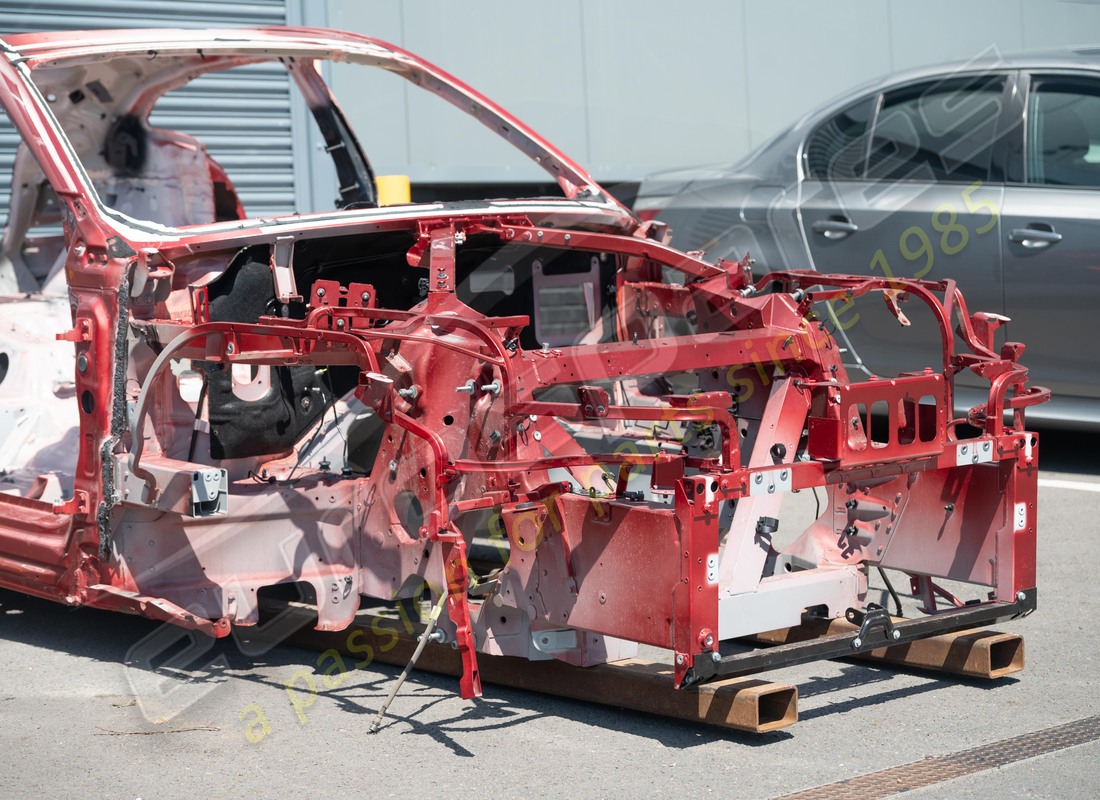 gebrauchtes ferrari vorderes fahrgestell. teilenummer eap1552616 (2)