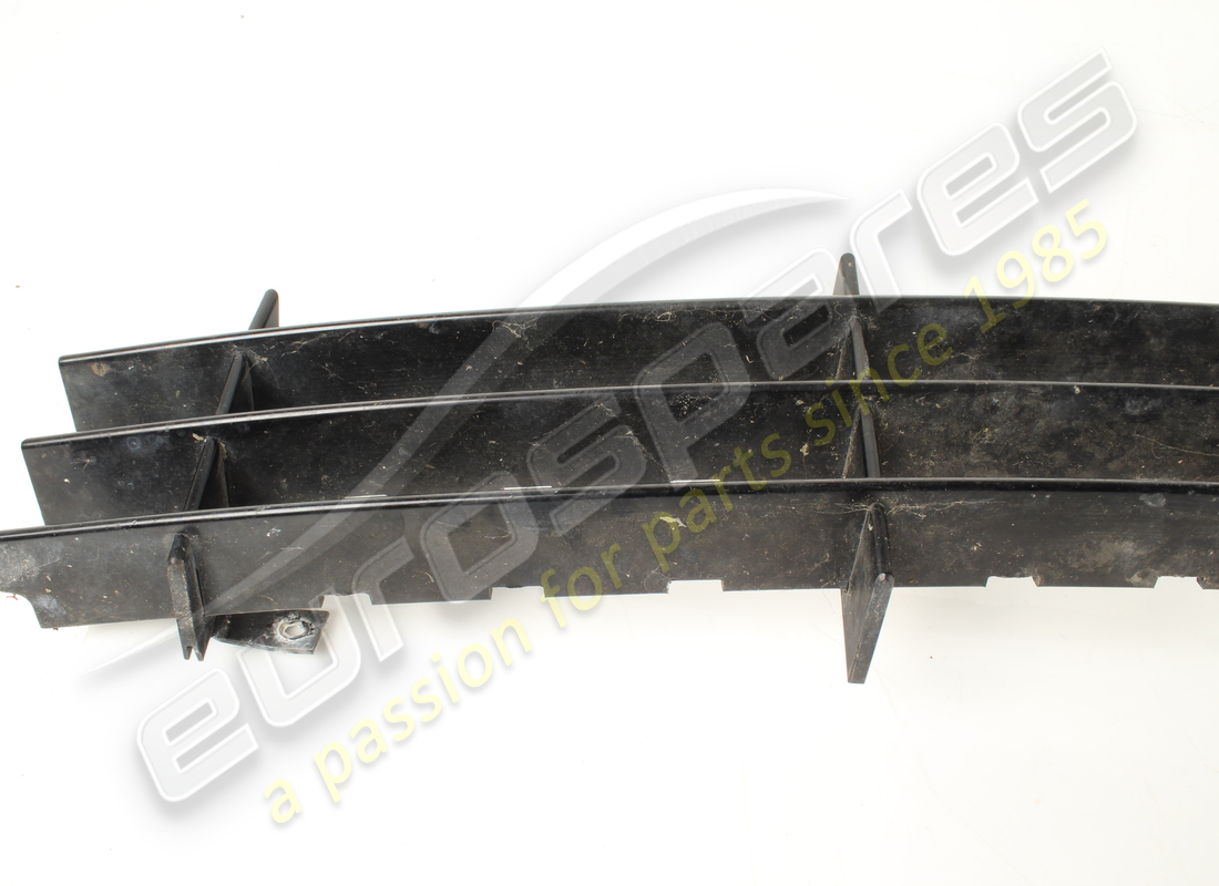 beschädigter ferrari kühlergrill vorne. teilenummer 64909900 (3)