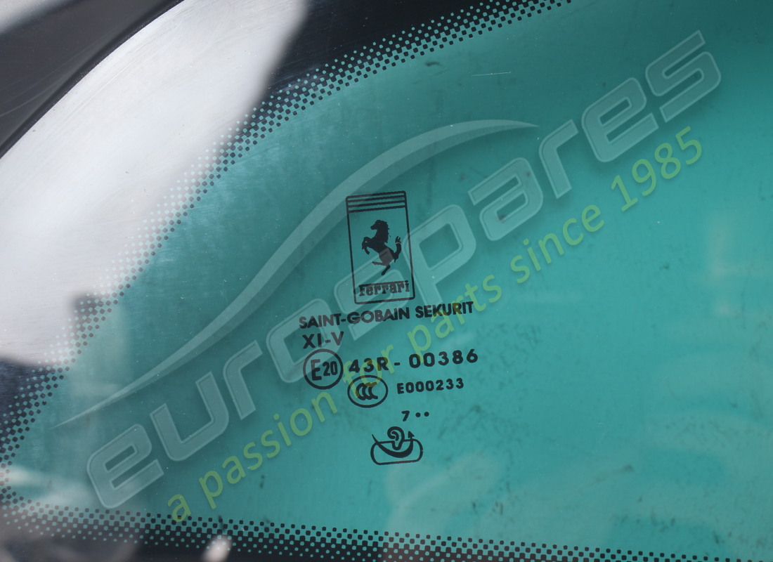 GEBRAUCHT FERRARI RECHTES HINTERES WINKELLEUCHTE. TEILENUMMER 86871100 (2) gebraucht ferrari rechtes hinteres winkelleuchte. teilenummer 86871100 (2)