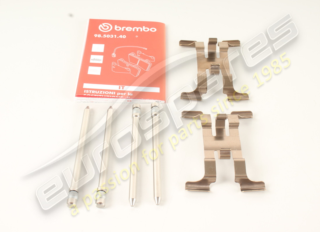 new maserati kit rear brake pads v6. part number 673012868 (2)