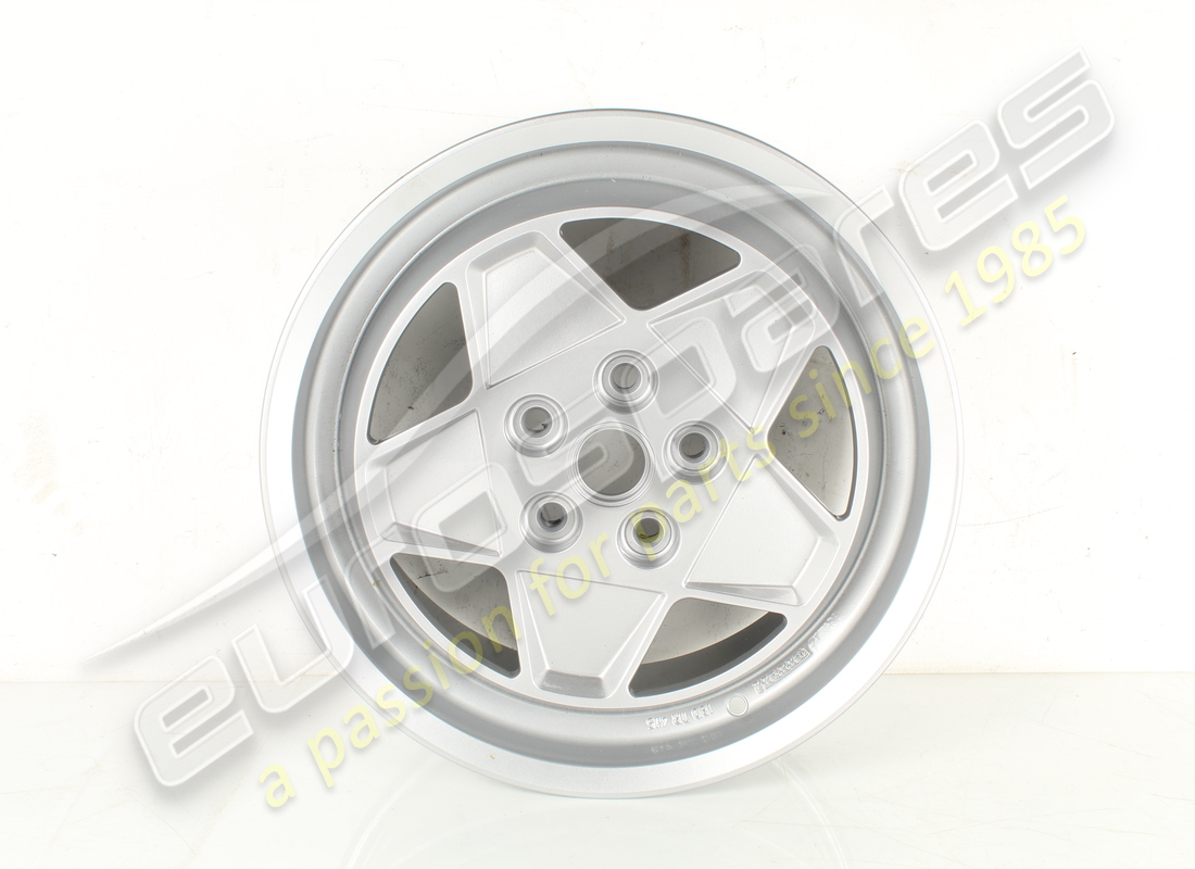 Generalüberholte Ferrari Straßenfelge 180 TR 415 . Teilenummer 127151 (1)