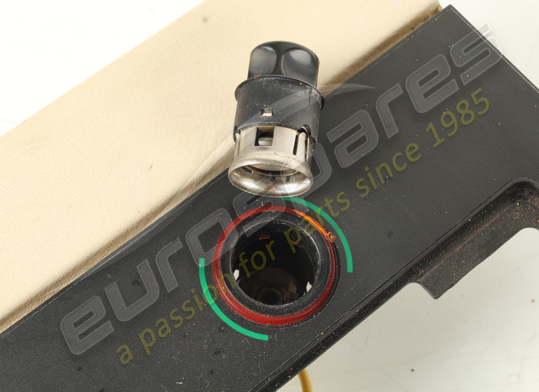 verwendete ferrari hintere konsolenzierplatte. teilenummer 61058000 (3)