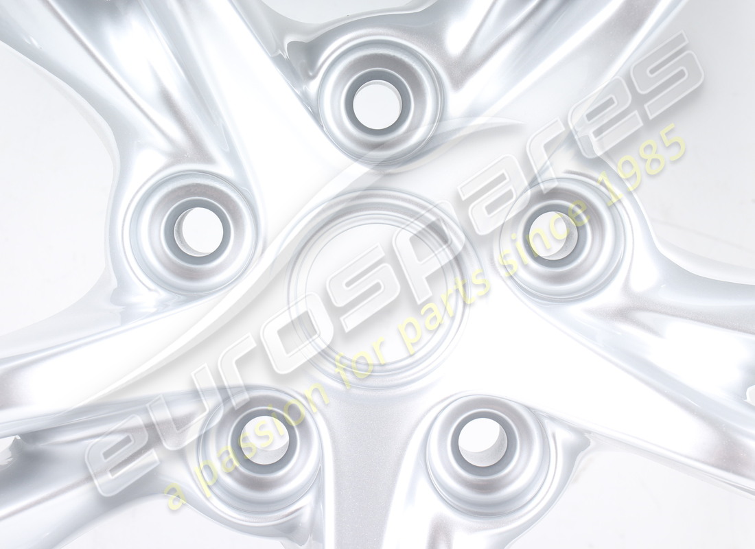 ÜBERHOLTES FERRARI VORDERRAD. TEILENUMMER 328456 (3) überholtes ferrari vorderrad. teilenummer 328456 (3)