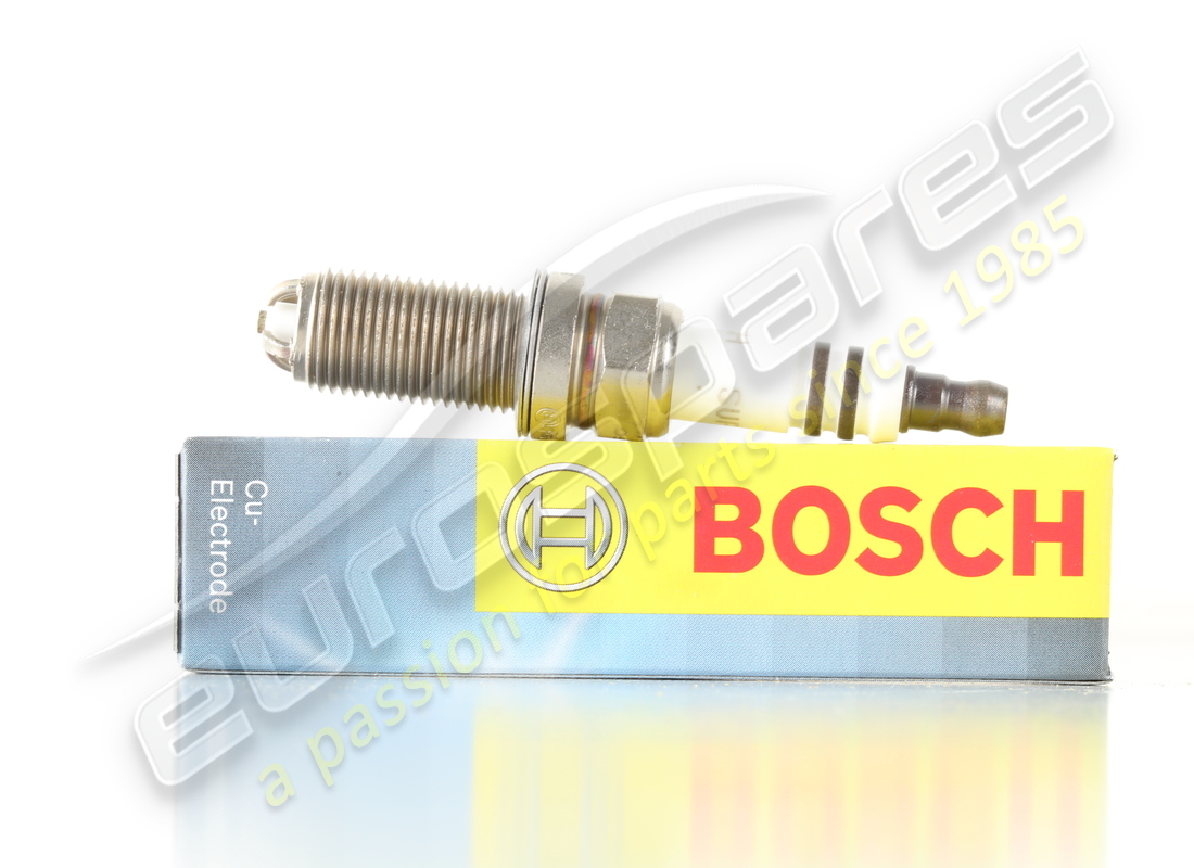 neue bosch zündkerze. teilenummer 99917023290 (1)