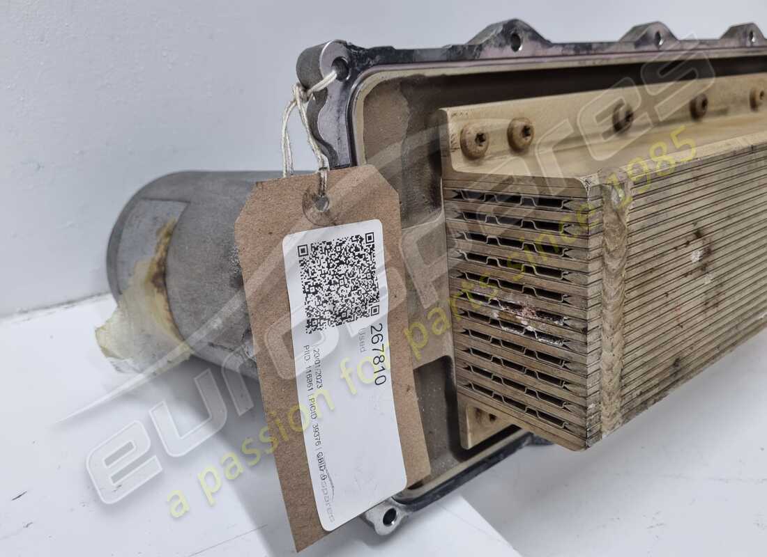 verwendeter ferrari wasser/öl-wärmetauscher. teilenummer 267810 (5)