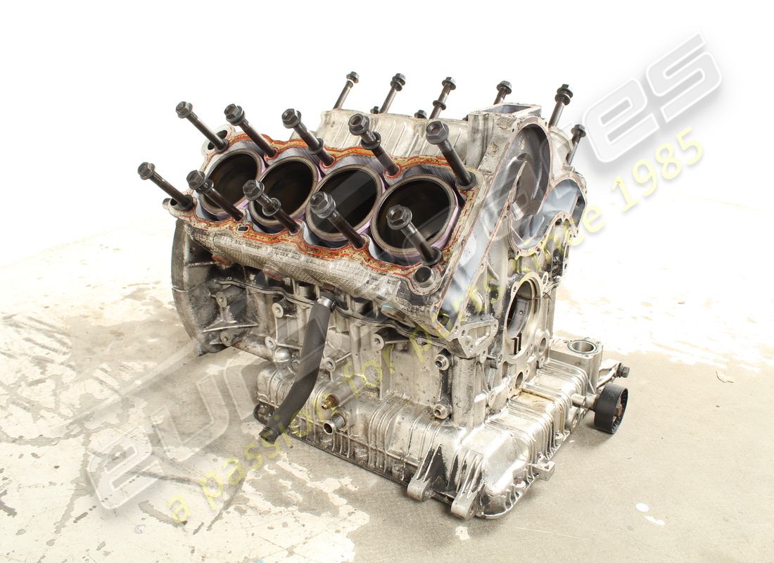 gebrauchtes maserati 8 zylindermontiertes kurbelgehäuse. teilenummer 578942201 (2)