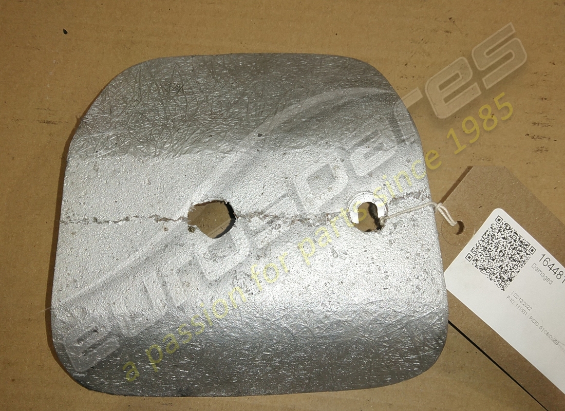 beschädigt ferrari rh shield. teilenummer 164481 (1)