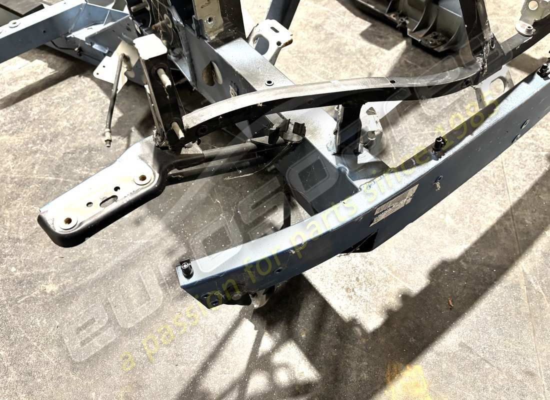 BESCHÄDIGTER FERRARI HINTERER HILFSRAHMEN. TEILENUMMER 985280290 (7) beschädigter ferrari hinterer hilfsrahmen. teilenummer 985280290 (7)