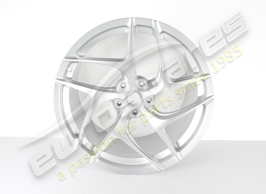 überholtes ferrari linkes hinterrad. teilenummer 323851 (1)
