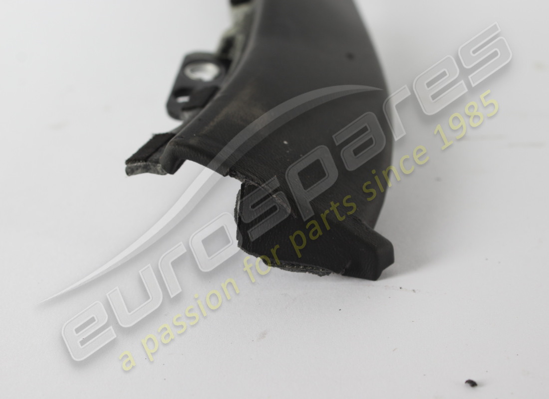 beschädigte lamborghini abdeckung. teilenummer 4t0857717d (3)