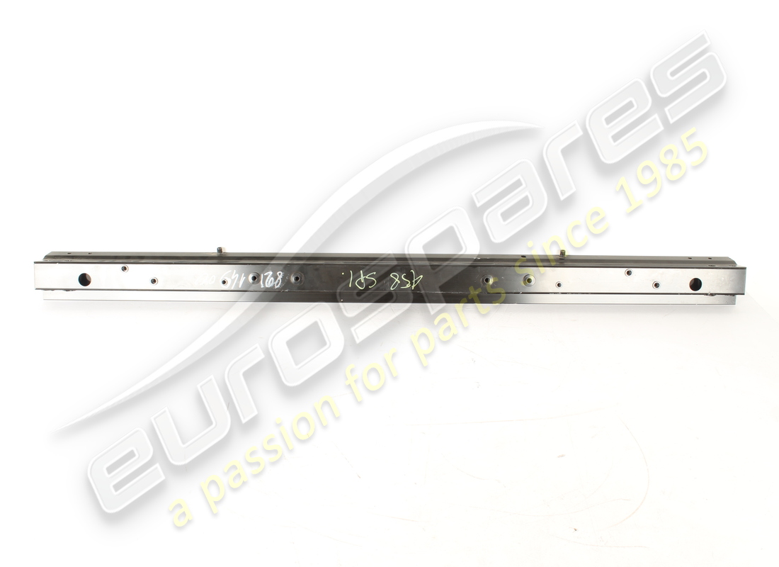 neu ferrari quertraeger für hintere dachwanne. teilenummer 82149000 (1)