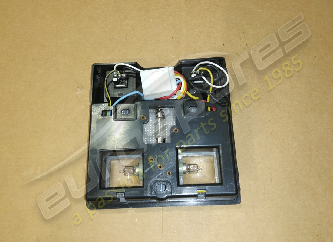 gebrauchte ferrari rückleuchte. teilenummer 153130 (2)