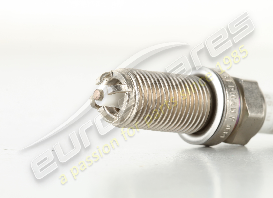 neue bosch zündkerze. teilenummer 99917023290 (3)