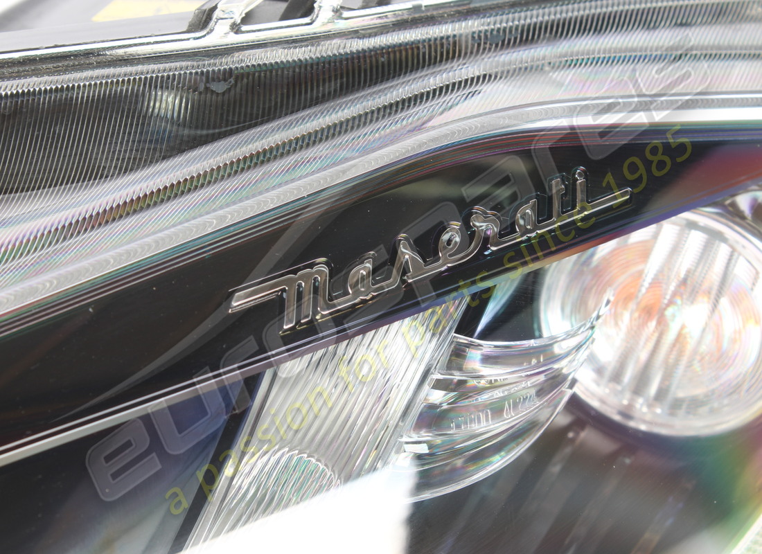 gebrauchter maserati linker frontscheinwerfer. teilenummer 350572 (3)