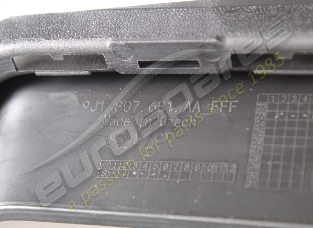 NEUER PORSCHE GRILL MATTSCHWARZ. TEILENUMMER 9J1807681AAOK1 (3) neuer porsche grill mattschwarz. teilenummer 9j1807681aaok1 (3)