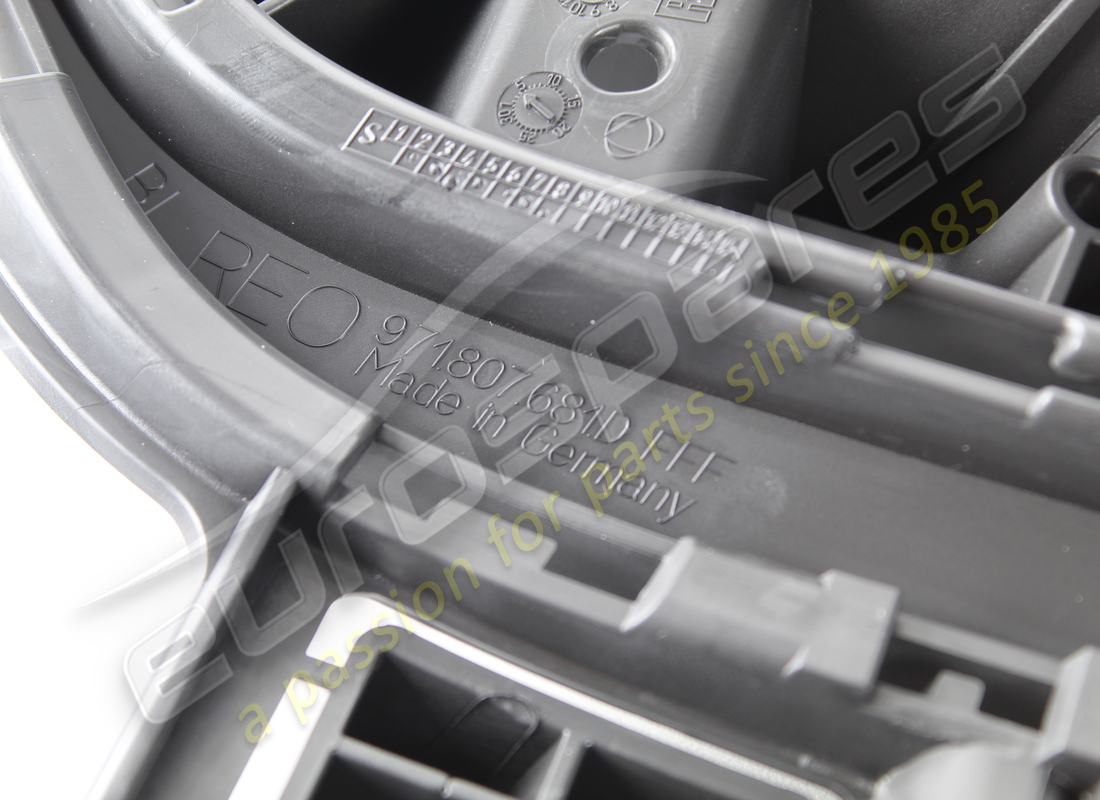 NEU PORSCHE GITTER MATTSCHWARZ. TEILENUMMER 971807681DOK1 (3) neu porsche gitter mattschwarz. teilenummer 971807681dok1 (3)