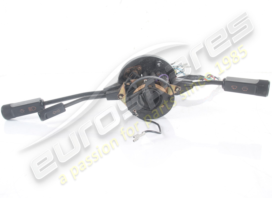 BESCHÄDIGTER FERRARI STEUERSCHALTER. TEILENUMMER 61838400 (2) beschädigter ferrari steuerschalter. teilenummer 61838400 (2)