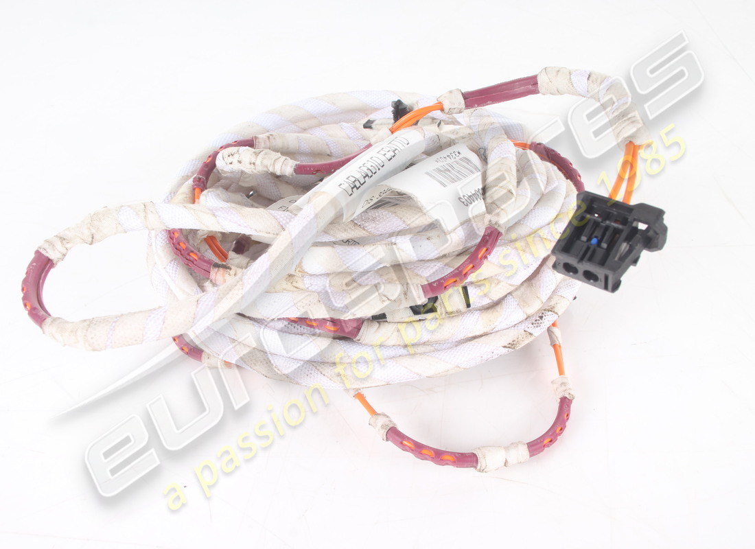 GEBRAUCHTE Ferrari FAHRGASTRAUM-FASER. TEILENUMMER 334403 (1)