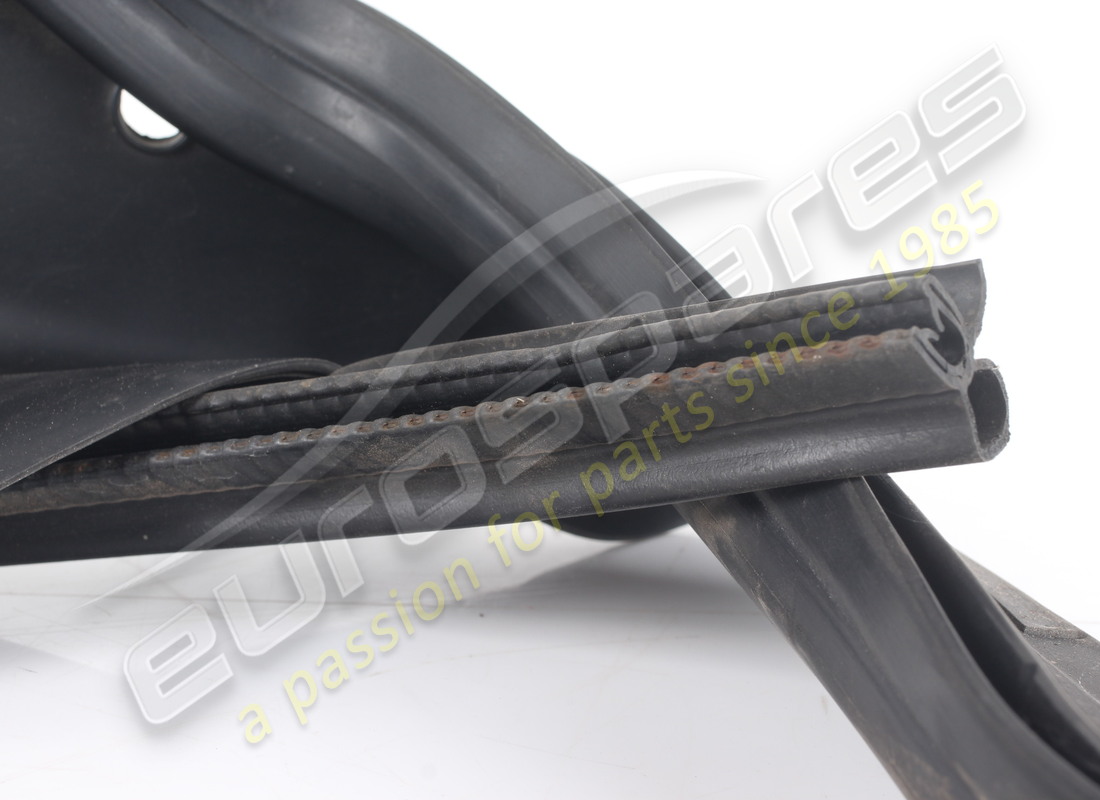 GEBRAUCHTE FERRARI MOTORRAUMABDECKUNG LINKS. TEILENUMMER 88031300 (2) gebrauchte ferrari motorraumabdeckung links. teilenummer 88031300 (2)