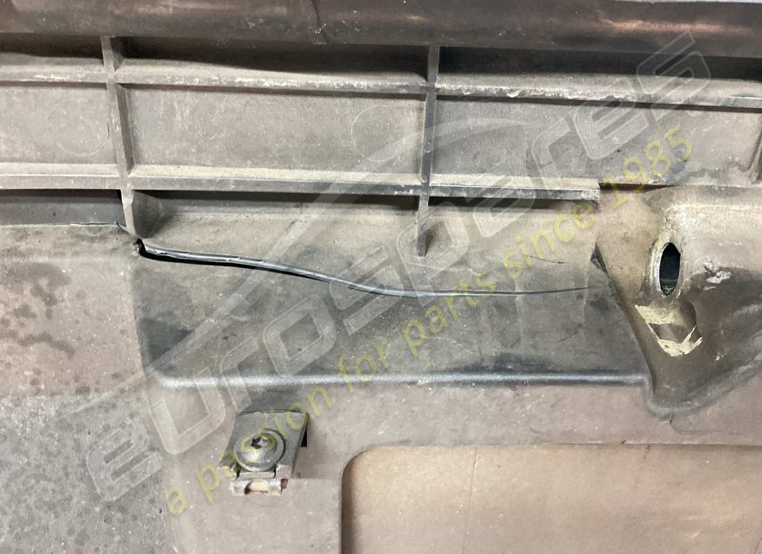 beschädigter lamborghini hinterer stoßfänger. teilenummer 400807497a (6)