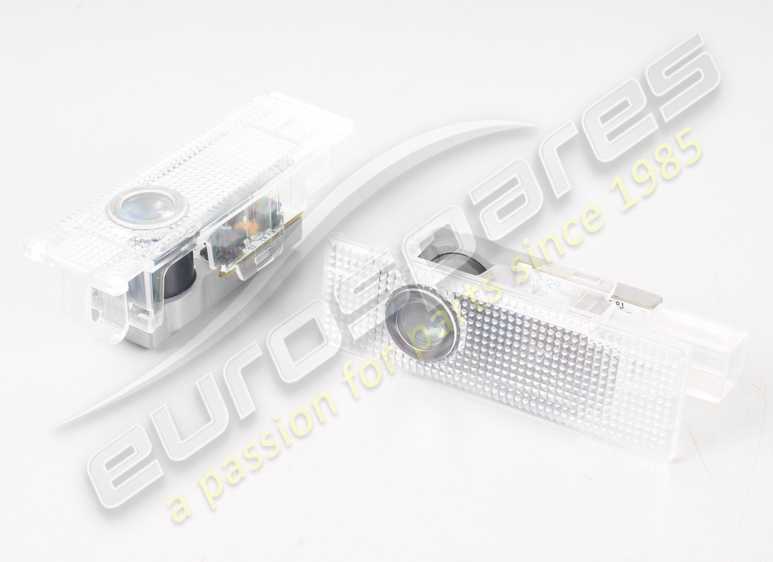 NEU MASERATI INNENLEUCHTEN MIT LOGO-KIT. TEILENUMMER 940001321 (1) neu maserati innenleuchten mit logo-kit. teilenummer 940001321 (1)