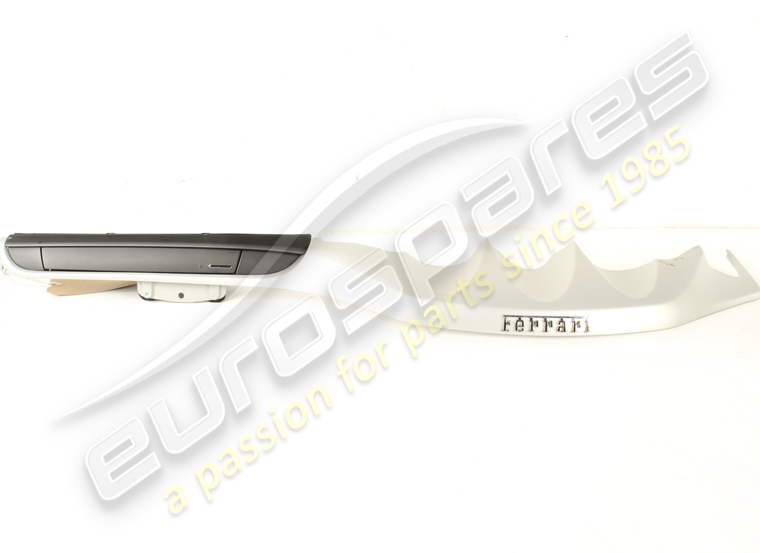 GEBRAUCHTER Ferrari MITTELEINSATZ . TEILENUMMER 83930000 (1)