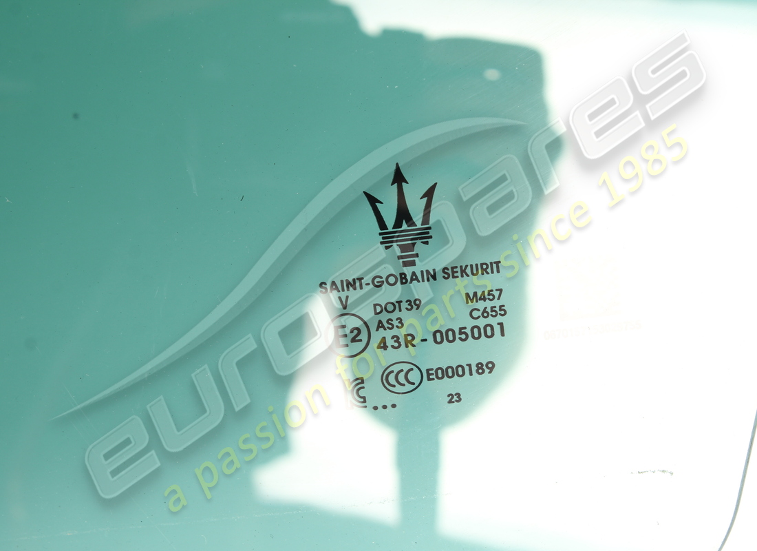gebrauchtes maserati fensterglas für hintere linke tür. teilenummer 670157153 (2)