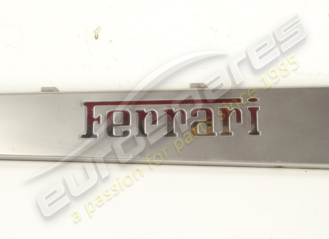 gebraucht ferrari linker kickplatteinsatz. teilenummer 65221700 (2)
