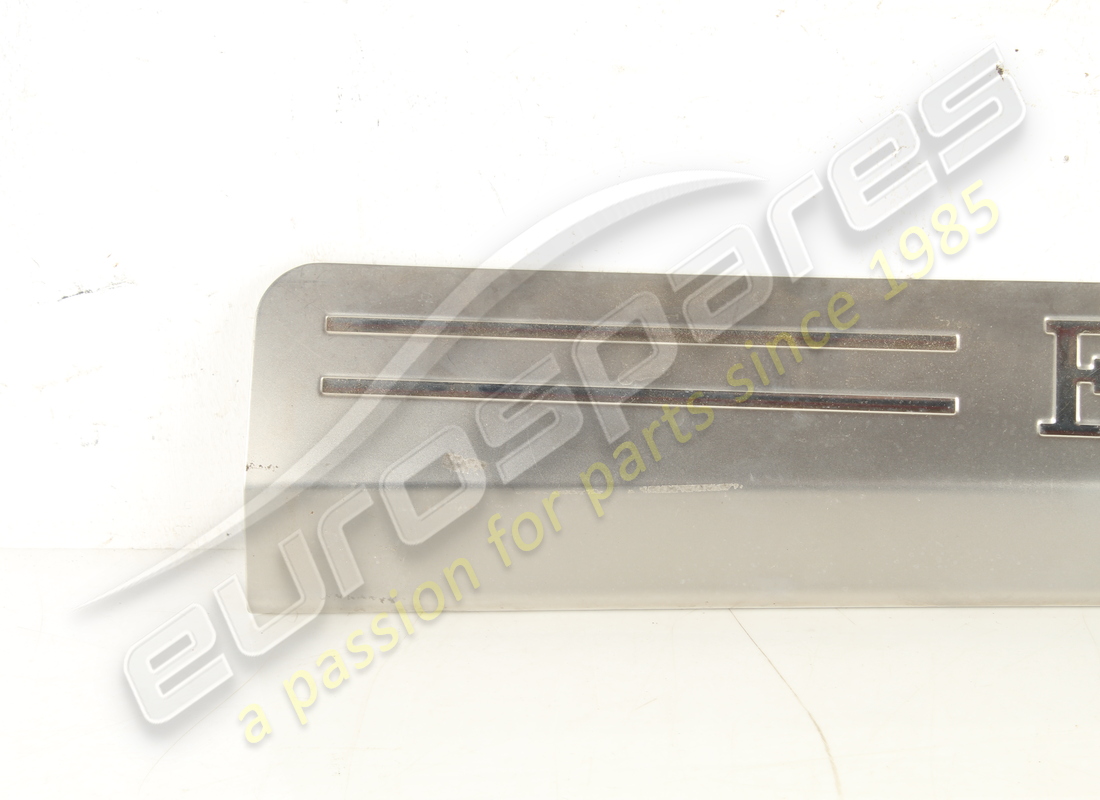 GEBRAUCHTE FERRARI LINKE KICKPLATTE. TEILENUMMER 81362300 (3) gebrauchte ferrari linke kickplatte. teilenummer 81362300 (3)