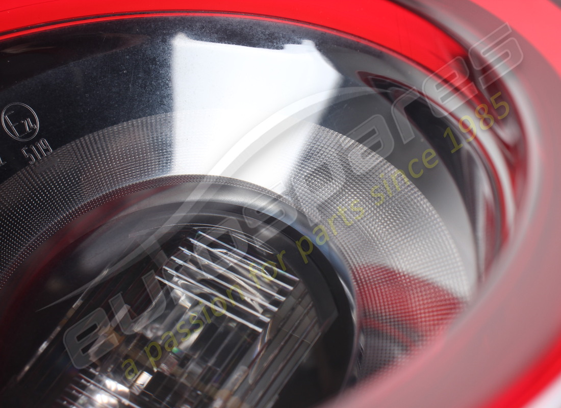 GEBRAUCHTES FERRARI INNERE RECHTE RÜCKLEUCHTE. TEILENUMMER 322257 (5) gebrauchtes ferrari innere rechte rückleuchte. teilenummer 322257 (5)