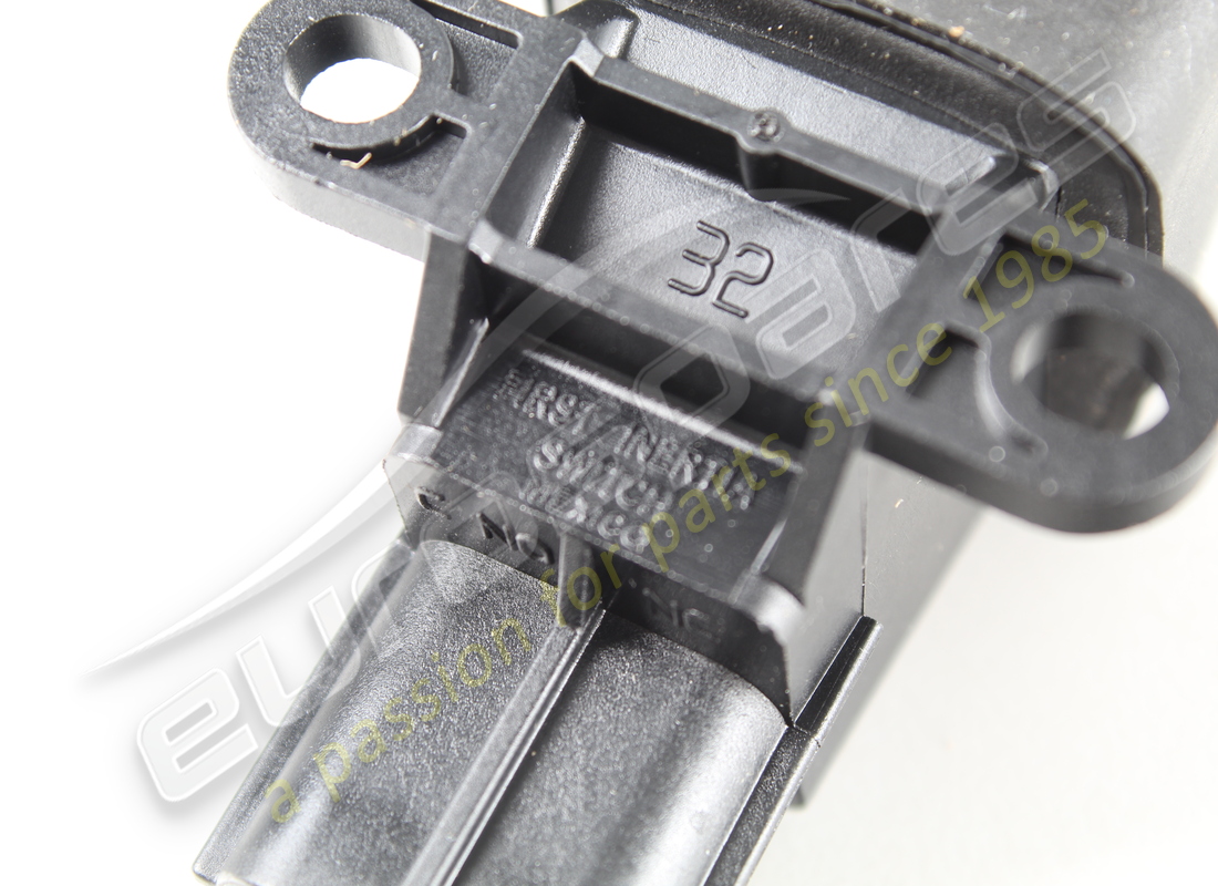 NEUER FERRARI TRÄGHEITSSCHALTER. TEILENUMMER 163675 (5) neuer ferrari trägheitsschalter. teilenummer 163675 (5)