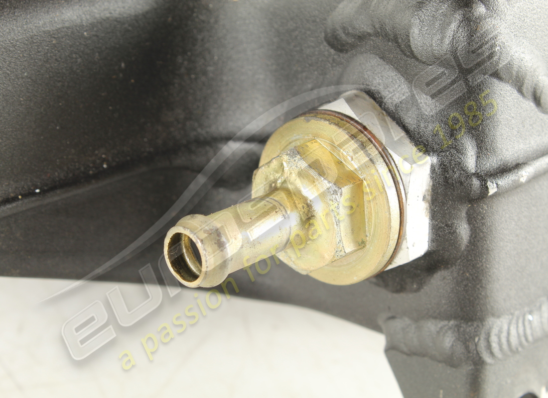 VERWENDETER FERRARI ÖLBEHÄLTER. TEILENUMMER 126468 (4) verwendeter ferrari ölbehälter. teilenummer 126468 (4)