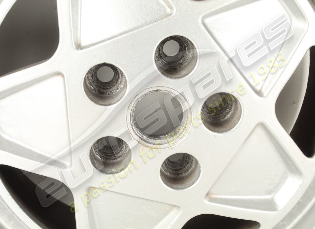 GEBRAUCHTES FERRARI RENNRAD VORNE 3.2 MQV. TEILENUMMER 127465 (2) gebrauchtes ferrari rennrad vorne 3.2 mqv. teilenummer 127465 (2)