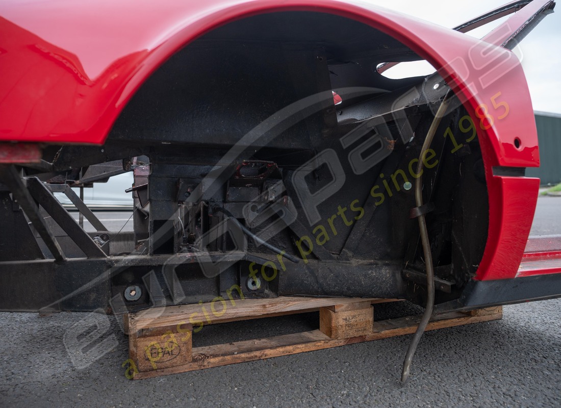 GEBRAUCHTE FERRARI FRONT-END-PANEL-BAUGRUPPE. TEILENUMMER 61751200 (5) gebrauchte ferrari front-end-panel-baugruppe. teilenummer 61751200 (5)